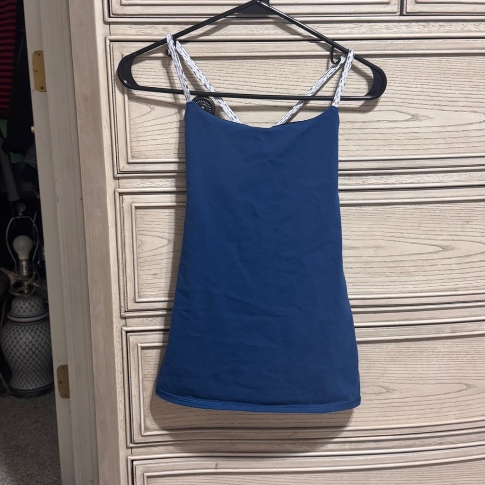 Lululemon Strappy Back Athletic Tank Top Blue Teal Size 2 Built-in Bra